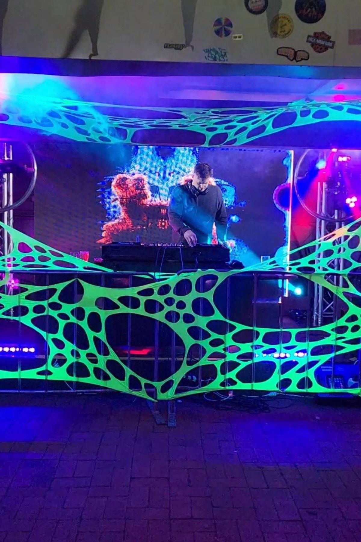 Medium Size All Green UV Stretch Decor Hire Bundle