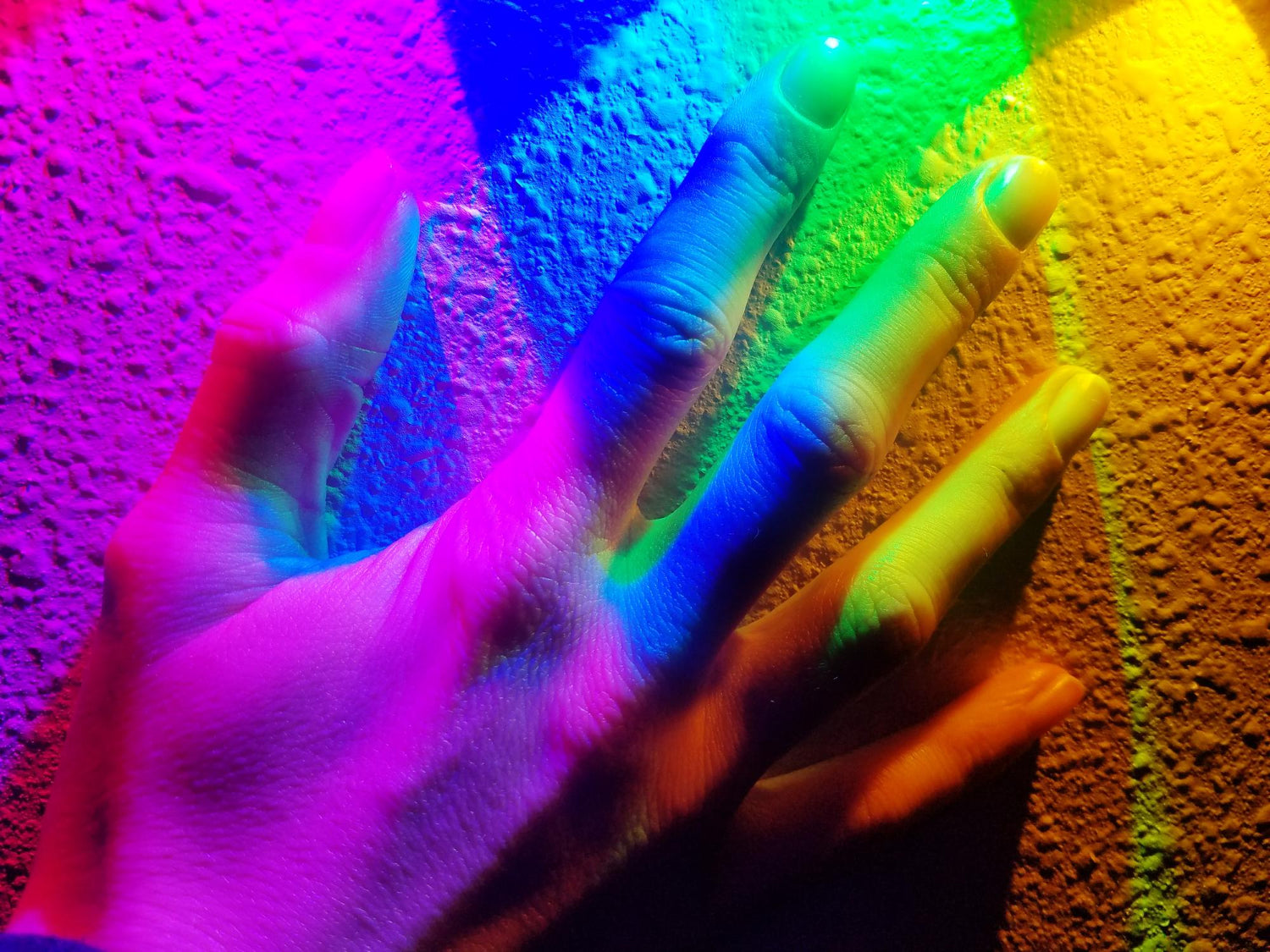 The Ultimate Guide to Using Trippy UV Artwork to Spice up Your Dorm Room