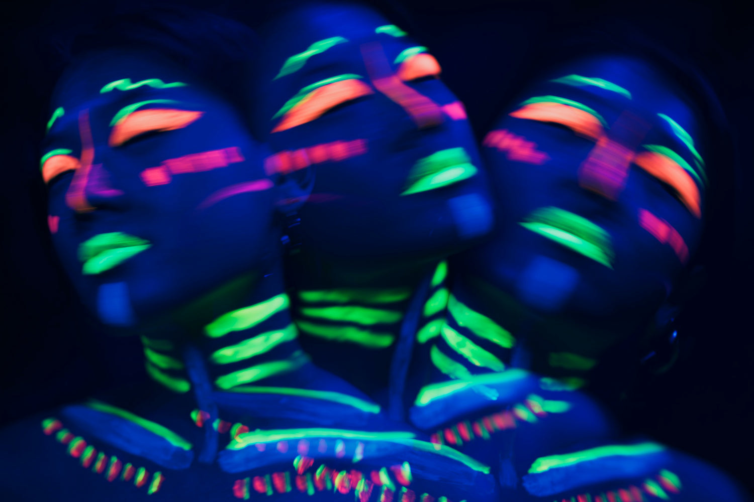 Illuminate Your Hippy, Neon and Psychedelic Parties with Inflatable Decor