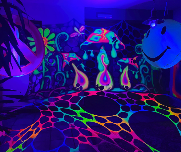 Trippy Transformations: How to Create Unforgettable Events with Psychedelic & UV Party Decor