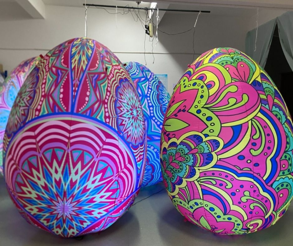 statement inflatable egg decor for whimsical backdrops

