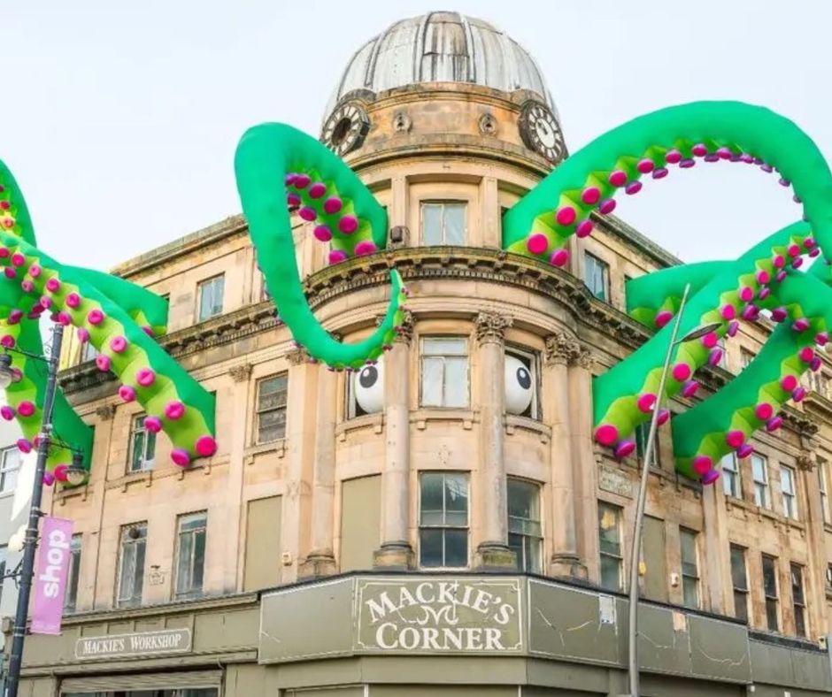 fun and giant under the sea themed party props