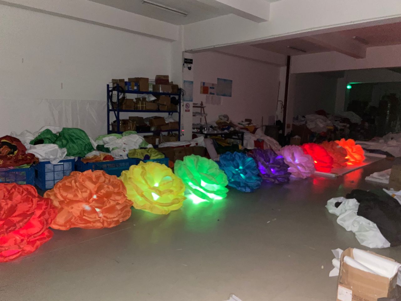 LED inflatable daisy chain, rainbow colours