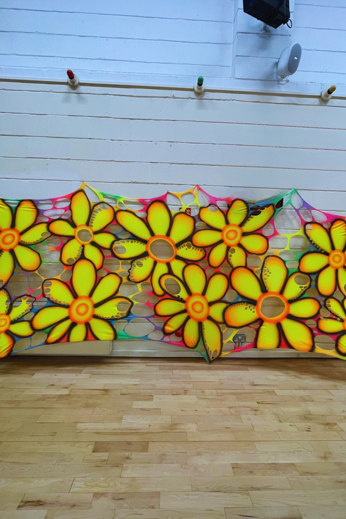UV-Reactive Trippy Daisy Wall Hanging For Events & Festivals