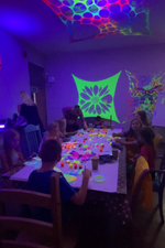 Glowing UV art sessions for event-goers
