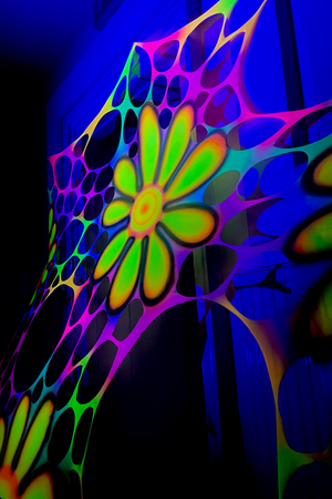 UV-Reactive Trippy Daisy Wall Hanging For Events & Festivals