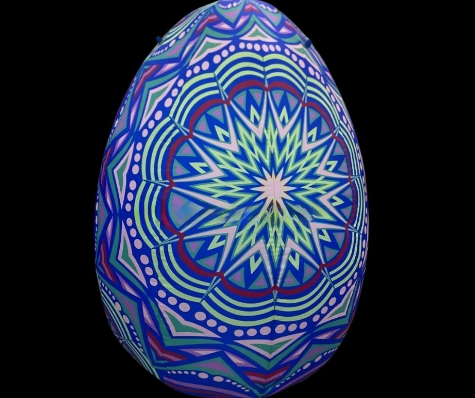 2m fairytale inflatable egg for fantasy-themed parties

