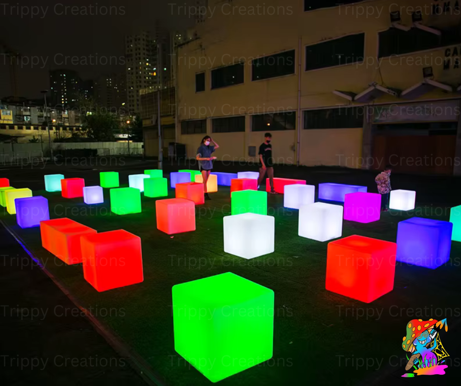 Rechargeable LED cube for indoor and outdoor use

