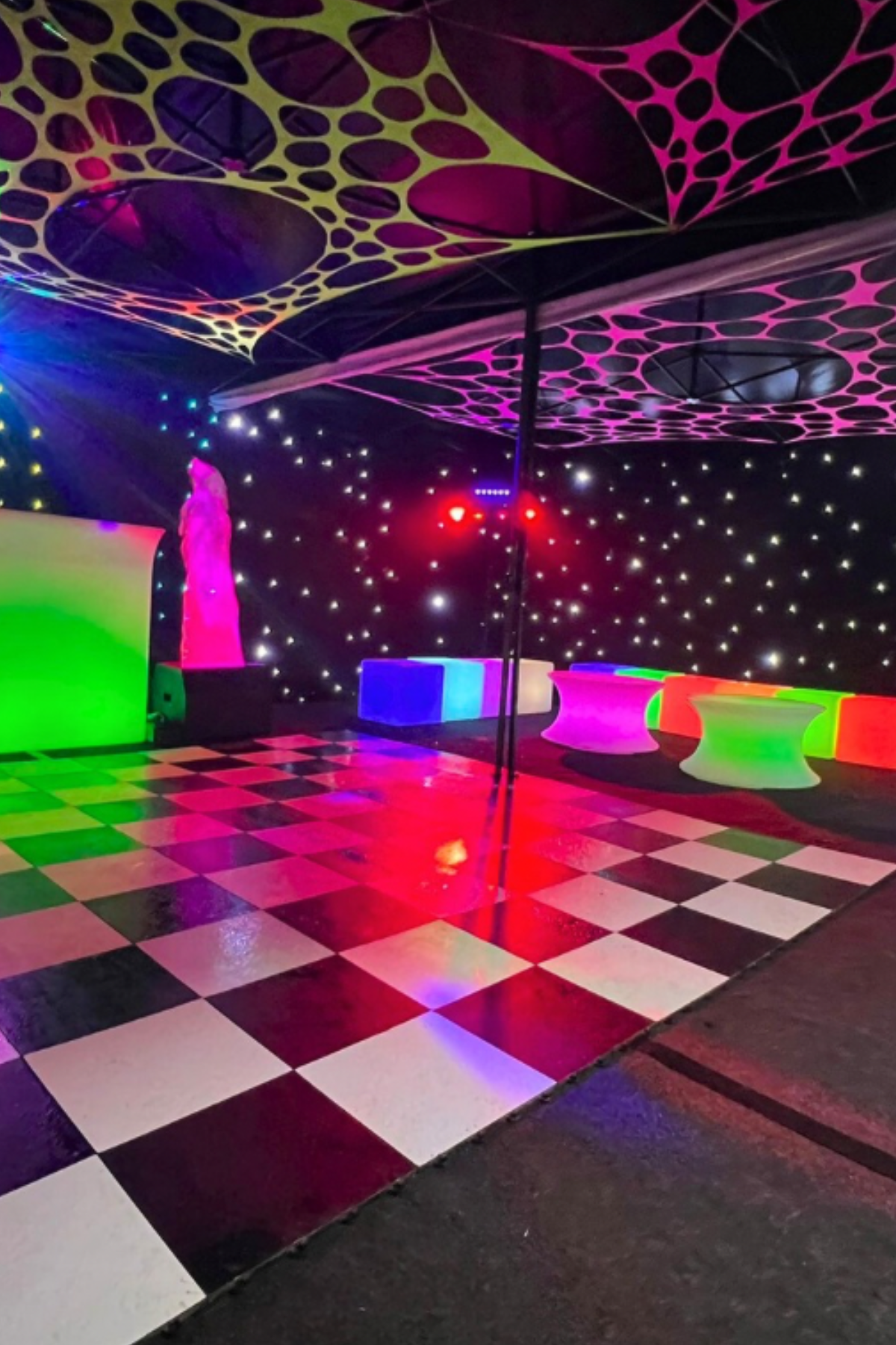 psychedelic UV bundle pack blacklight decorations for hire